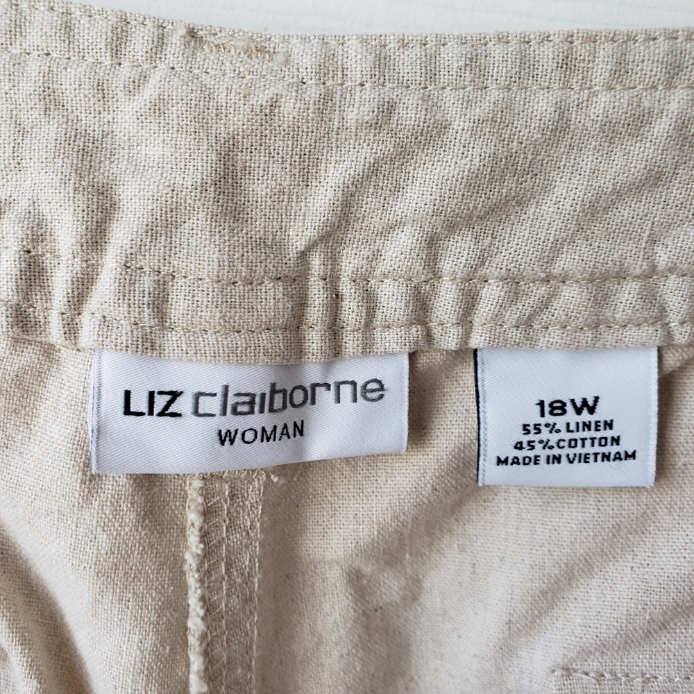 Liz Claiborne Cream Capris with Linen Texture